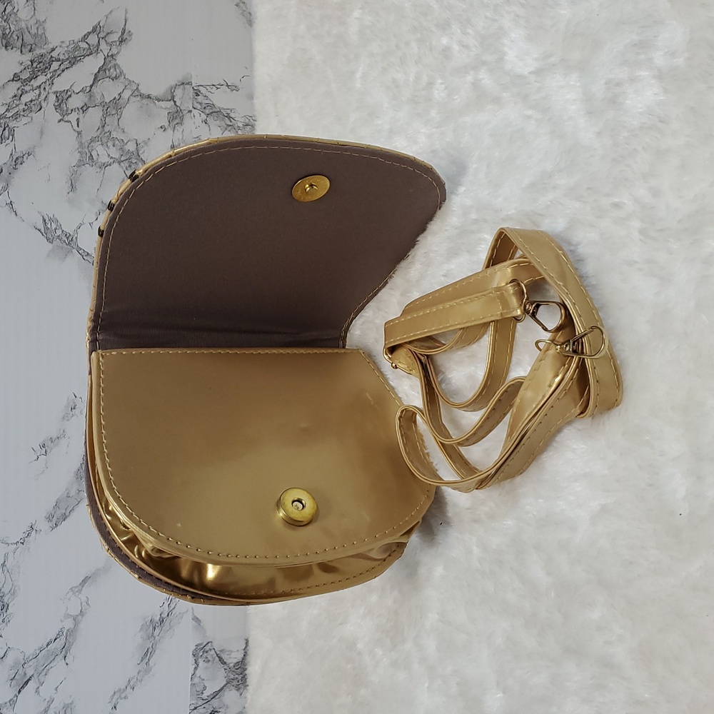 Hello Kitty Gold Quilted Crossbody Bag NWT - Picture 5 of 5